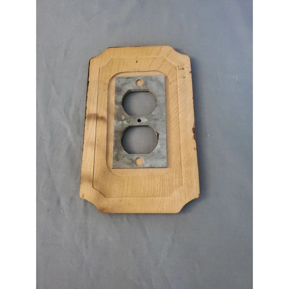 Vintage MCM Wooden Acorn Oak Leaf Theme Outlet Wall Plate Cover